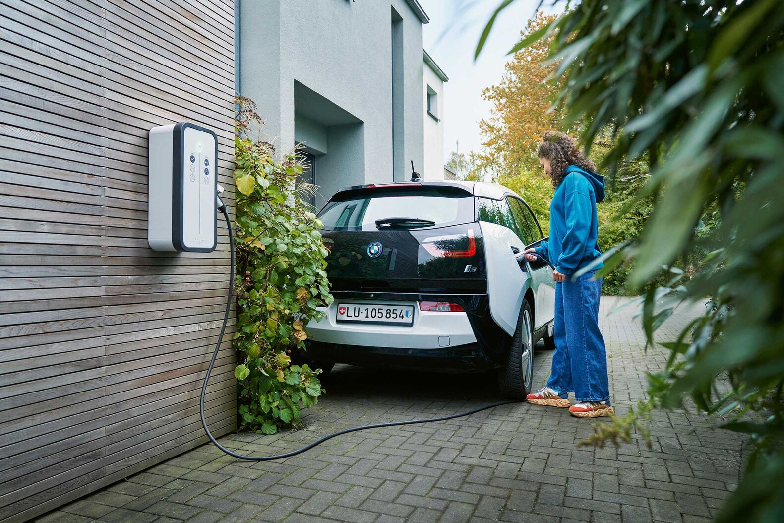 Bestmögliche Effizienz beim Aufladen mit «Witty Start». Hager AG, www.hager.ch