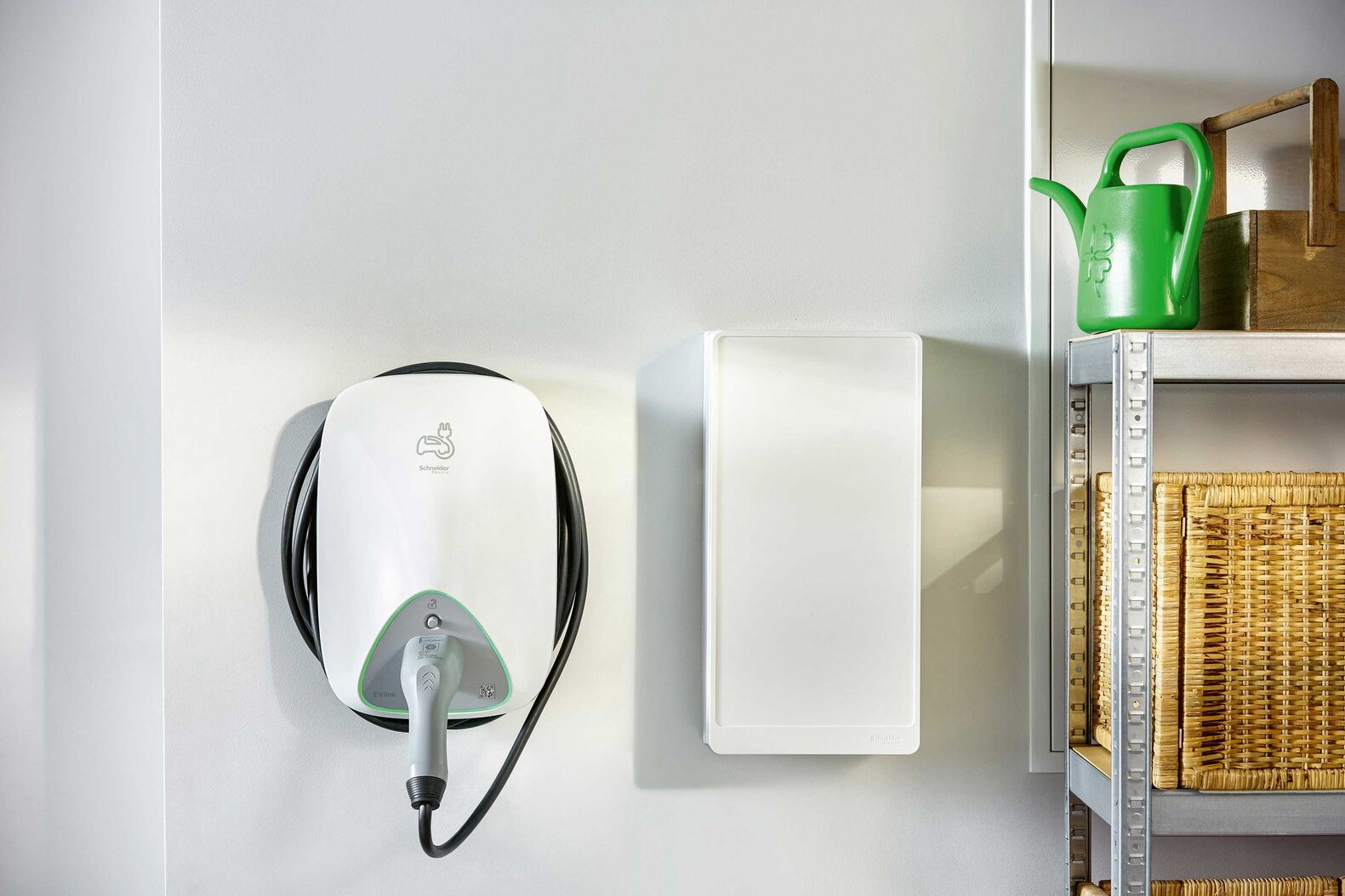 Zuverlässiges Aufladen zuhause mit der Wallbox «EVlink Home». Feller AG, www.feller.ch