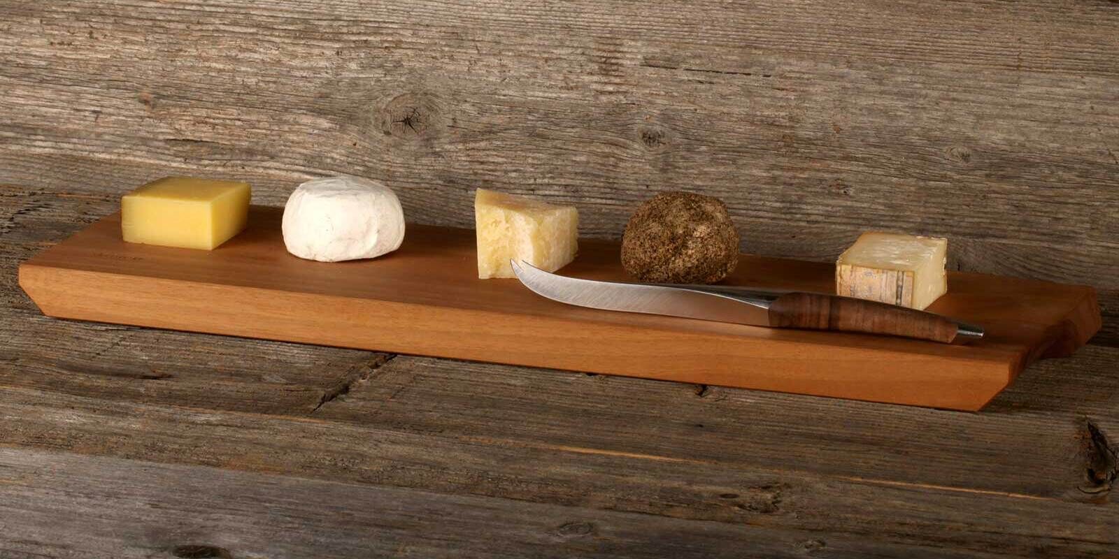 Das Käsemesser erweitert das exquisite Sortiment, das mit hoher Kompetenz für Steakmesser startete.