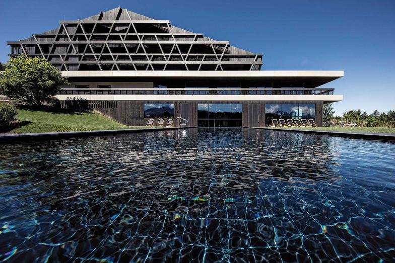 Das Naturhotel Pfösl wurde für die gelungene Umsetzung des Konzepts mit dem Hotel & Design Award 2017 in der Kategorie «Hotel/Architektur international» ausgezeichnet.