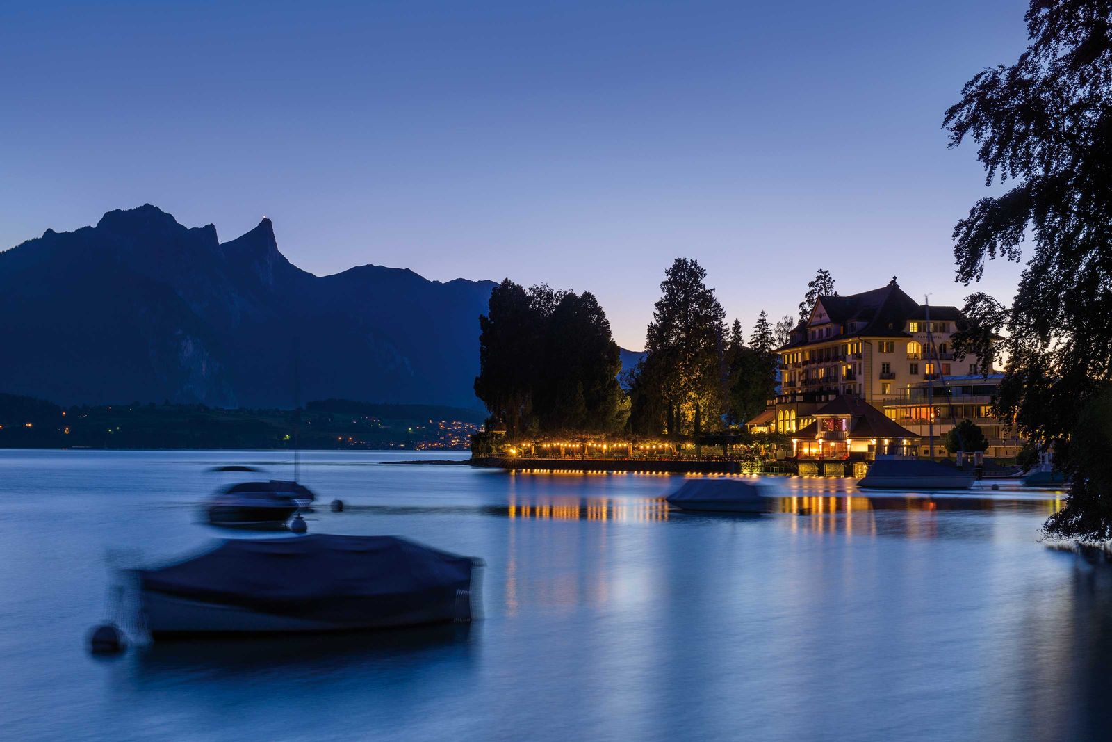 Imposante Lage am Thunersee: das Parkhotel Gunten.