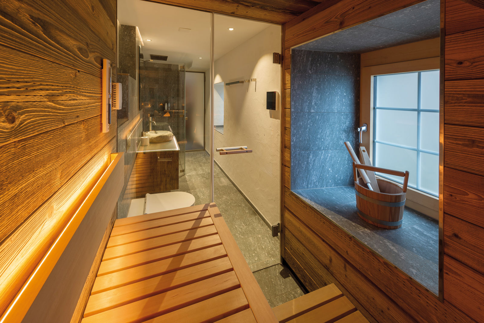 Das Highlight ist die massgeschneiderte Sauna «Casena» von Klafs.